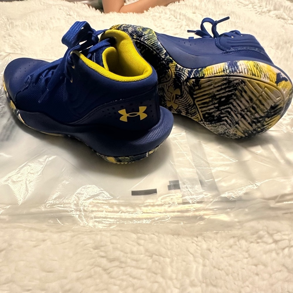 Under Armour UA Jet '21 Blue Yellow Basketball Shoes Boys Size 3.5Y (3024794-400